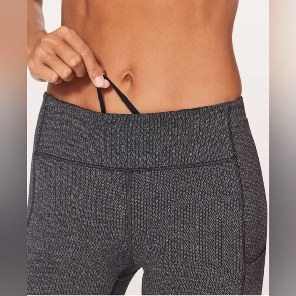 Lululemon ~Speed Up Tight 28", Size 4. - Picture 5 of 15